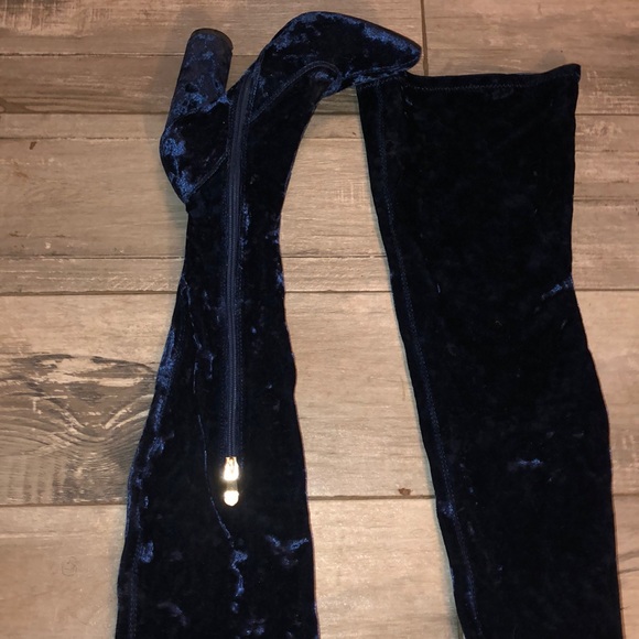 Thigh high boots - Picture 4 of 4